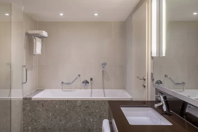 جناح رئاسي بسرير كينج بغرفة نوم واحدة مع أريكة، Courtyard By Marriott Linz 2/3