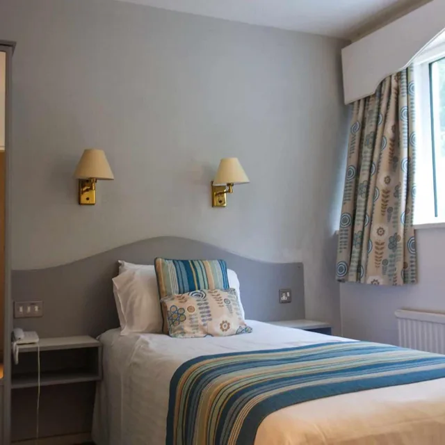 Room, Single, Hannafore Point 2/9