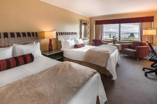 Concorde, Queen Bed, Le Concorde Hotel 1/1