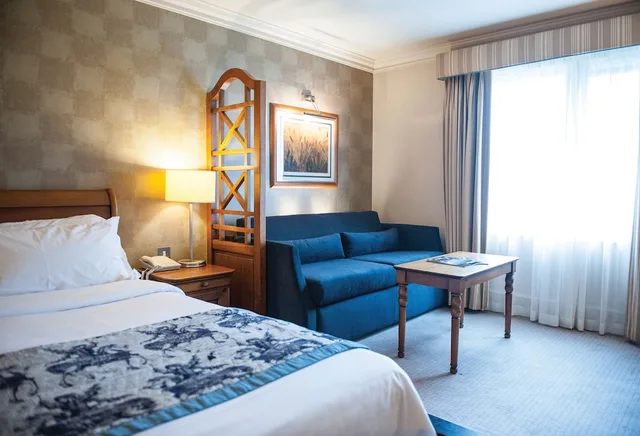 Room, Double Bed, Kettering Park Hotel And Spa 2/7