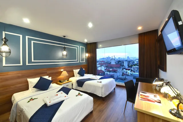 Suite, 1 King and 1 Single Beds, Grand View, Eternity Hotel 6/10