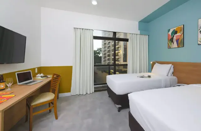 Superior, Triple, B&B HOTEL Rio de Janeiro Copacabana 1/2