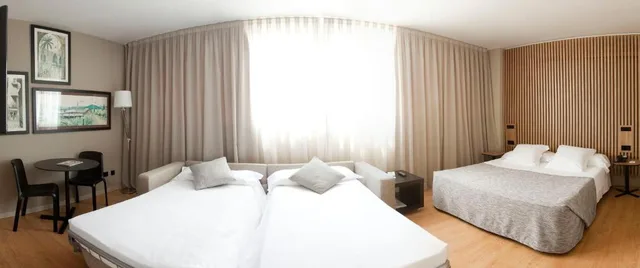 غرفة قياسية رباعية، Aparthotel Atenea Barcelona 3/5