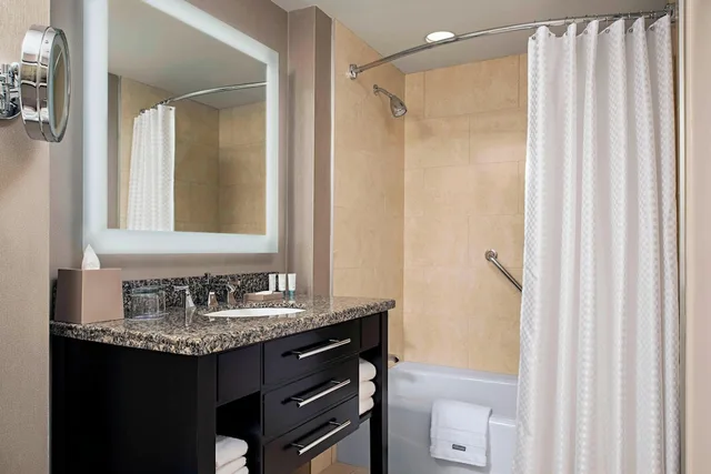 غرفة تقليدية بسرير كينج، Le Westin Montreal 8/8