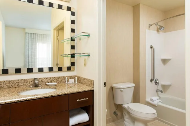 1 Bedroom, Pure, Wellness, Guest Room, 2 Queen Beds, Sofa، Residence Inn by Marriott Kansas City Airport 2/3