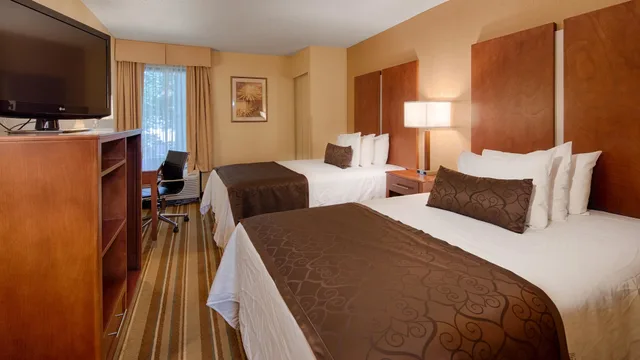 غرفة قياسية بسريرين مزدوجين، Best Western Plus Richmond Airport Hotel 1/5