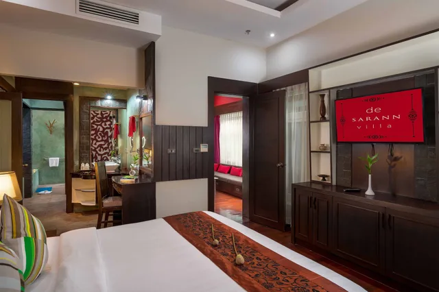 Privilege, Suite, Villa, King Bed, Sofa, Privilege Pool, De Sarann Villa 5/10