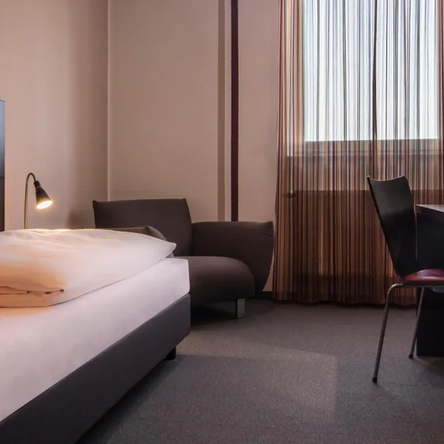 غرفة مفردة، GS Hotel 1/13
