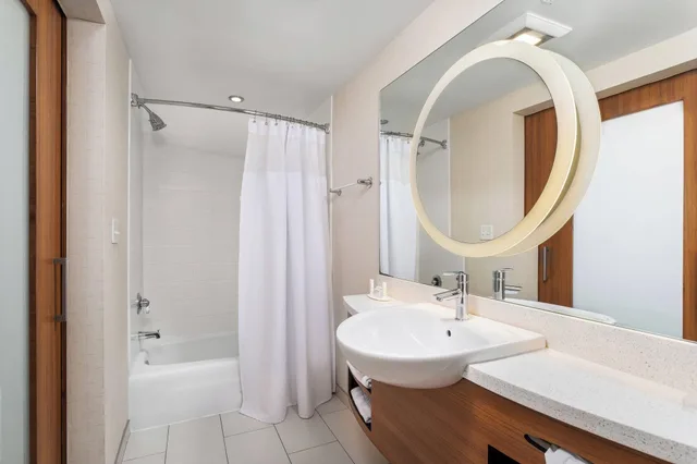 Studio, Multiple Beds, Balcony، Springhill Suites Chattanooga Downtown Cameron Harbor 4/7