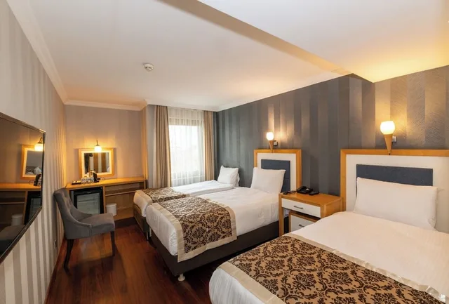 غرفة قياسية ثلاثية بثلاثة أسرّة، Aven Hotel 7/10