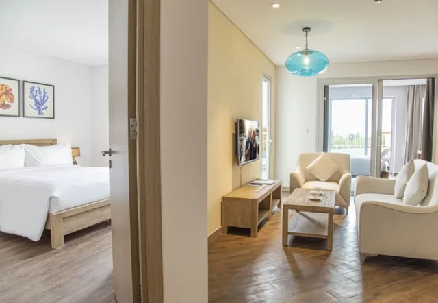 جناح بريميير بسرير كينج وسريرين منفصلين بإطلالة على البحر بغرفتي نوم، The Pearl Hoi An 5/10