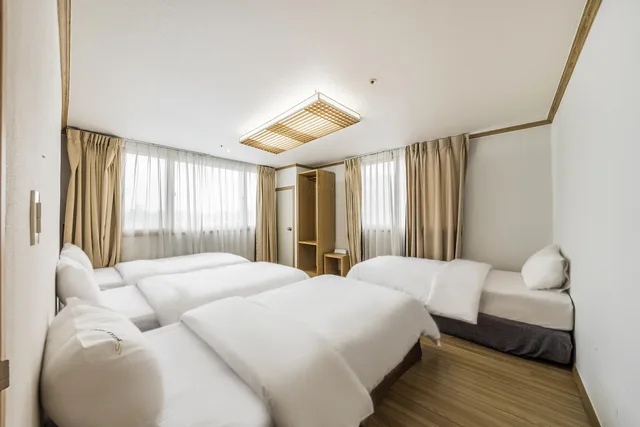 غرفة ملكية عائلية بستة أسرّة، Stella Maris Hotel 1/1