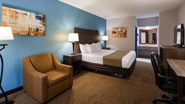 غرفة قياسية بسرير كينج، Best Western Emporia 2/4