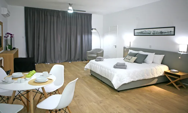 Connecting, Family, 1 Double and 3 Single Beds, Pool View، Corina Suites and Apartments 3/4
