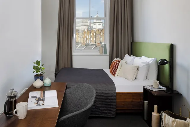 Room, Double Bed, Native Hyde Park 2/7