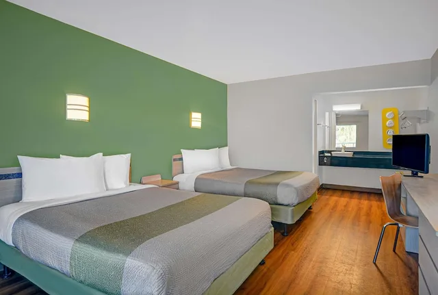 Standard, 2 Queen Beds, Motel6 Tallahassee, FL - Downtown 1/4