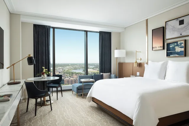Deluxe, King Bed, River View, Accessible, Four Seasons Hotel Minneapolis 1/3