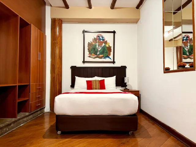 غرفة سوبيريور رباعية بسرير كوين وسريرين منفصلين، Monasterio San Pedro 2/10