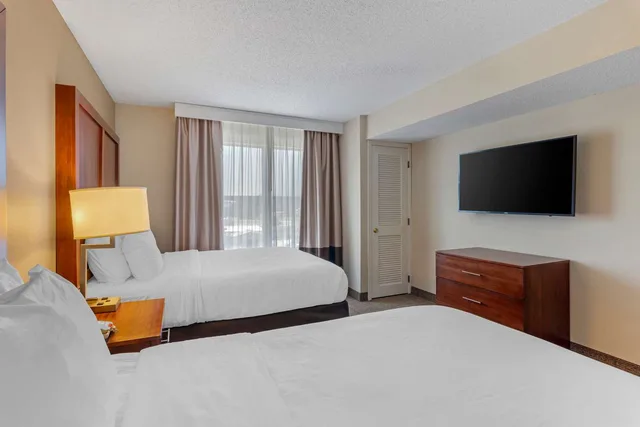 جناح بسريرين كوين لذوي الإعاقة، Comfort Inn & Suites Dover near Speedway 2/3