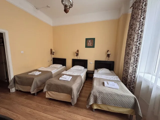 غرفة ثلاثية بثلاثة أسرّة، Viktorija Hotel 9/10