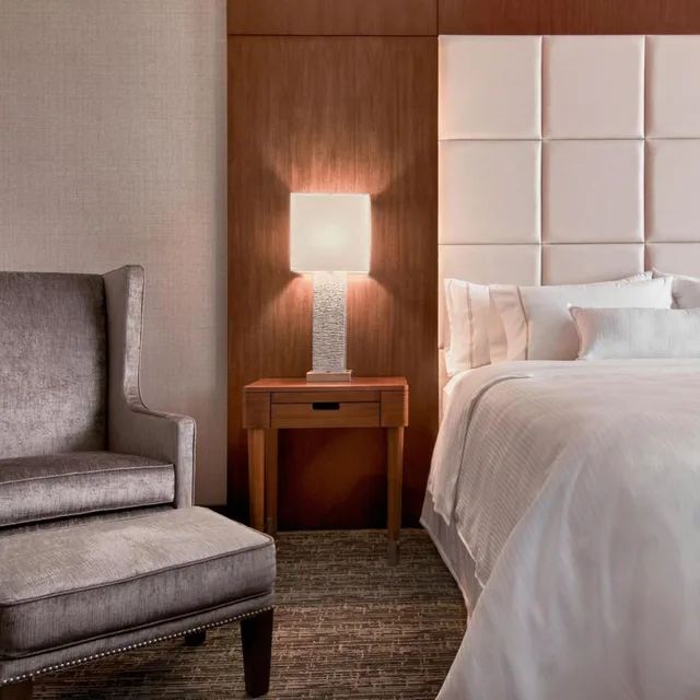 غرفة ديلوكس بسرير كينج بإطلالة على المدينة، Westin Phoenix Downtown 3/5