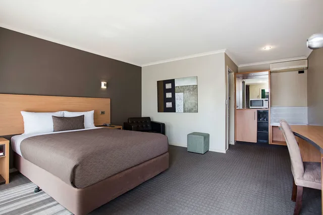 غرفة بريميوم بسرير كوين، Comfort Inn On Raglan 2/6