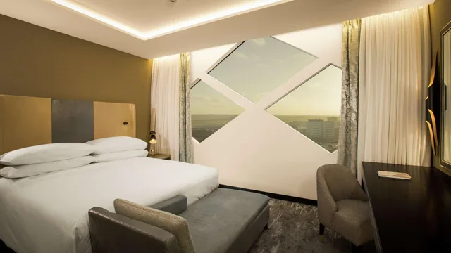 Diamond, Suite, Club Lounge Access، Hilton Amsterdam Airport Schiphol 1/2