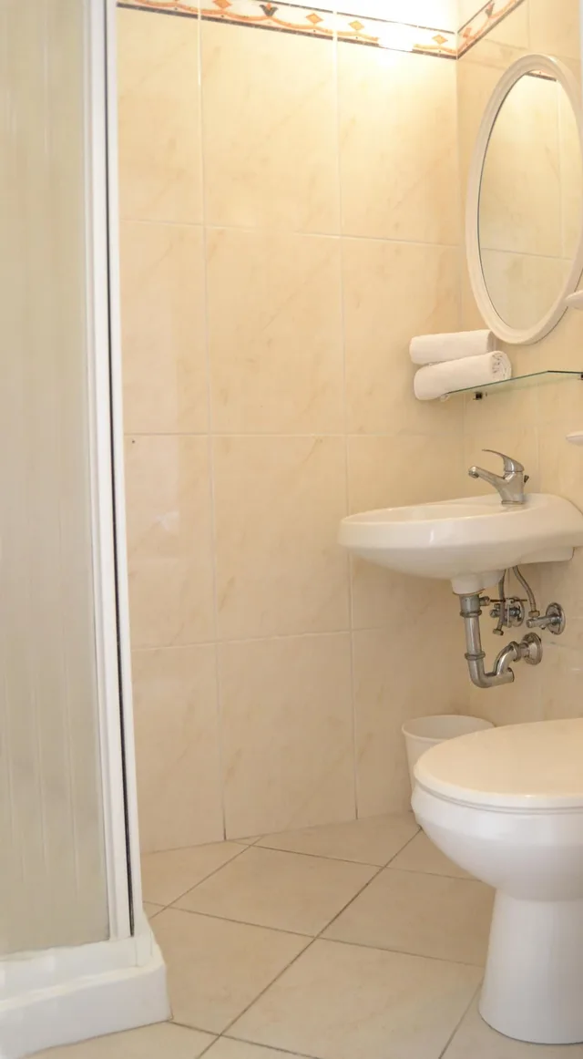 غرفة ديلوكس بشرفة مفردة بسرير فردي، HOTEL PRESTIGE 4/4