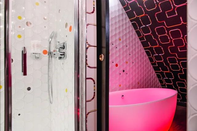 جناح جونيور مزدوج، Idol Hotel 4/5