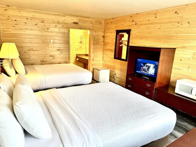 غرفة كلاسيكية بسريرين كوين، Sunrise Beach Motel 2/4