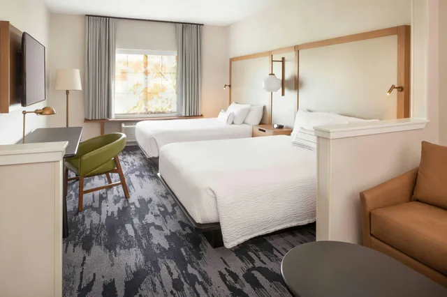 غرفة، Fairfield Inn and Suites Napa Valley American Canyon 1/4