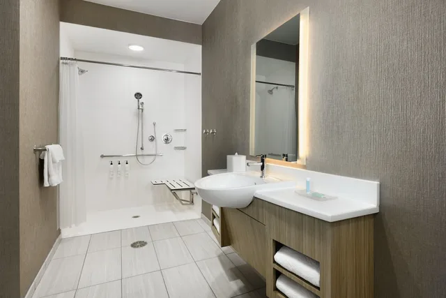جناح بسرير كينج مع سرير سحّاب إضافي، Springhill Suites By Marriott Dothan 5/6