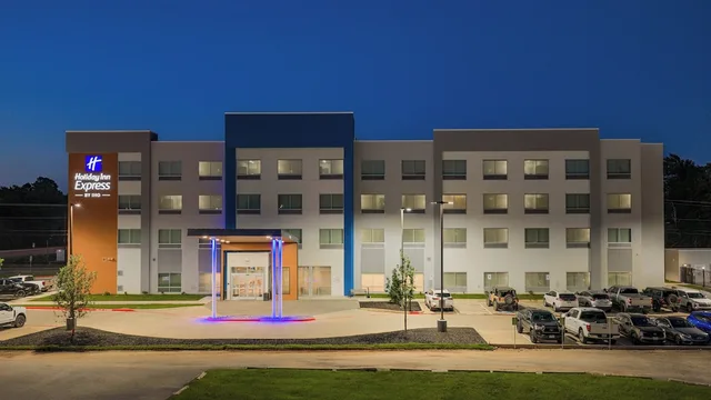 Holiday Inn Express & Suites Tyler South - University Area by IHG، تايلر 5/50