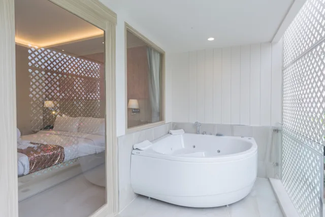 غرفة ديلوكس بسرير مزدوج بجاكوزي، The Sea-Cret Hua Hin Hotel 9/9