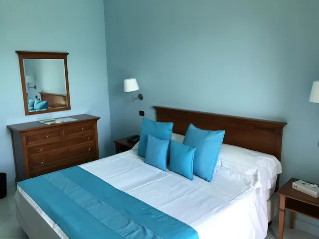 غرفة سوبيريور بسرير مزدوج، Majestic Palace Sorrento, Curio Collection by Hilton 5/6
