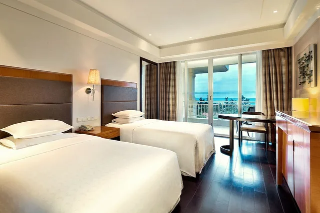 جناح غراند بسريرين مزدوجين بإطلالة على البحر بغرفتي نوم، Sheraton Haikou Hotel 1/3