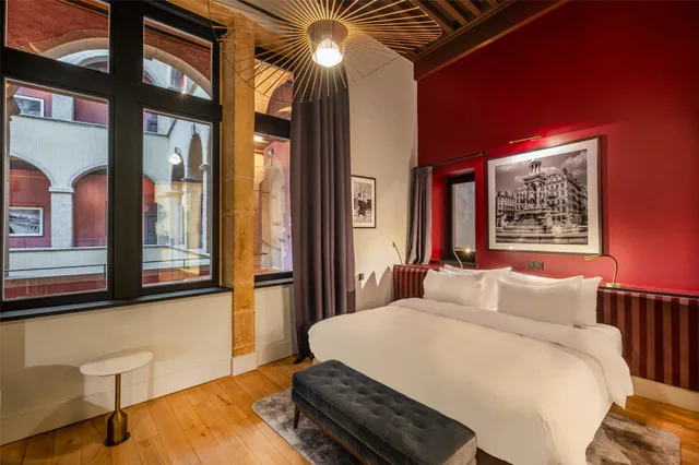 غرفة سوبيريور، Cour des Loges Lyon, A Radisson Collection Hotel 4/7