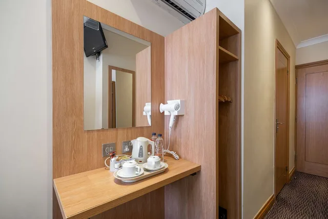1 Double Bed, Nonsmoking, Comfort Inn Hyde Park 4/4