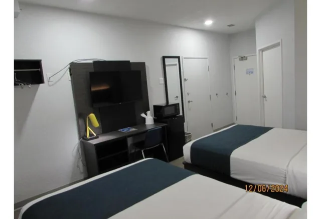 غرفة بسريرين مزدوجين لذوي الإعاقة، Motel6 West Des Moines, IA 3/4