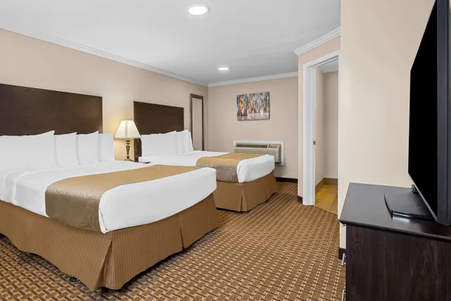 جناح بمطبخ صغير، Best Western Forest Inn 1/7