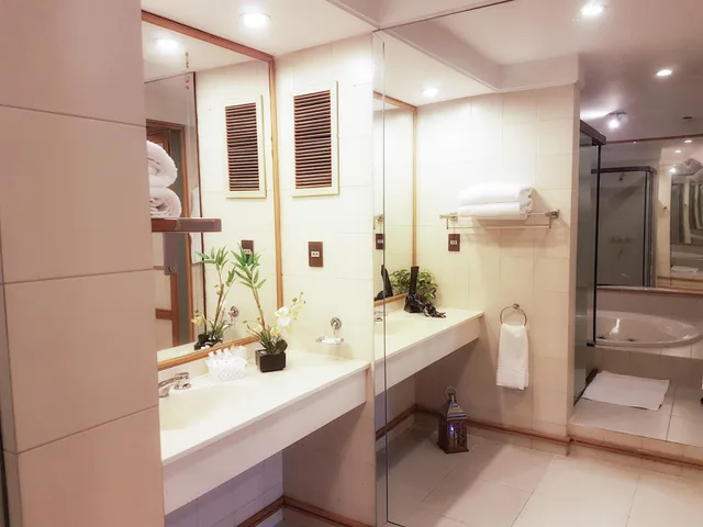Suite, Double Bed, Street View، Cecilia By Dot Collection 4/5