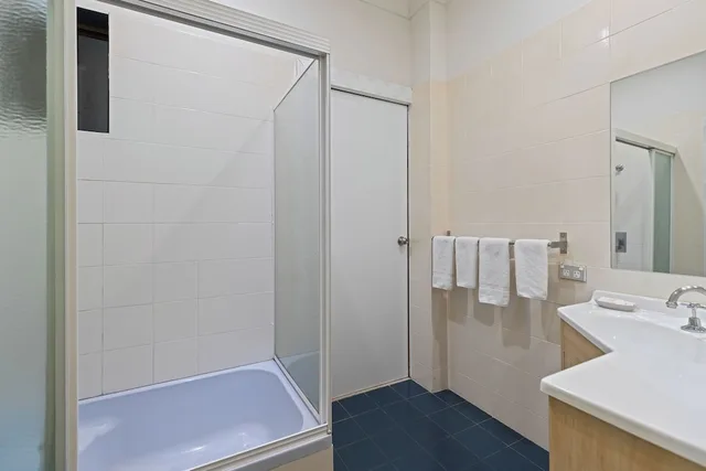 شاليه بسريرين كوين، THE GARDEN BUREES 8/8