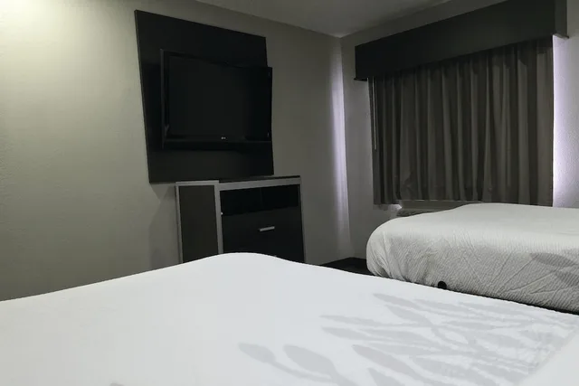 غرفة بسريرين مزدوجين، Super 8 by Wyndham Richland MS 1/4