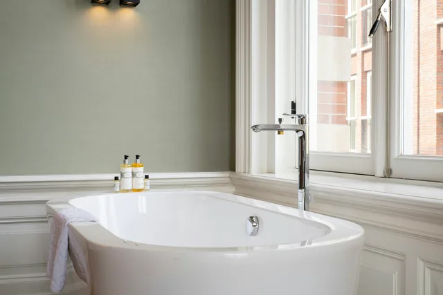 جناح جونيور، Pestana Amsterdam Riverside 3/3