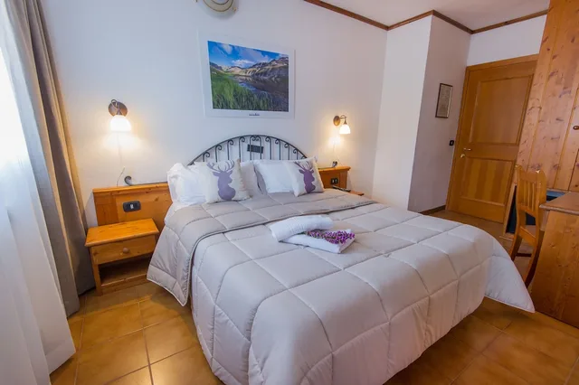 غرفة ثلاثية بسرير كوين وسرير فردي، Hotel Iris 2/10