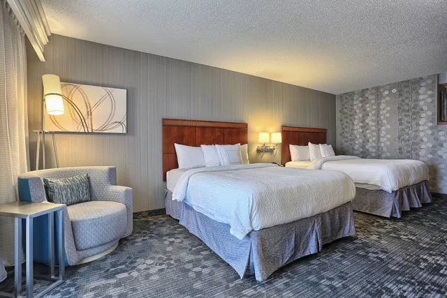 غرفة بسريرين كوين لذوي الإعاقة، Courtyard By Marriott Harrisburg West Mechanicsburg 2/4