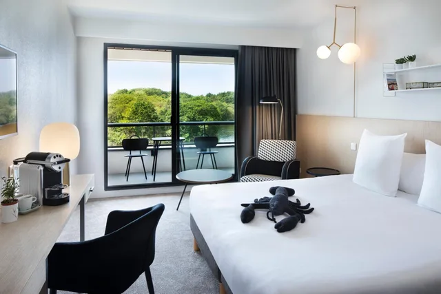 غرفة ديلوكس بإطلالة على البحيرة، Best Western Plus Hotel Les Rives Du Ter 3/8