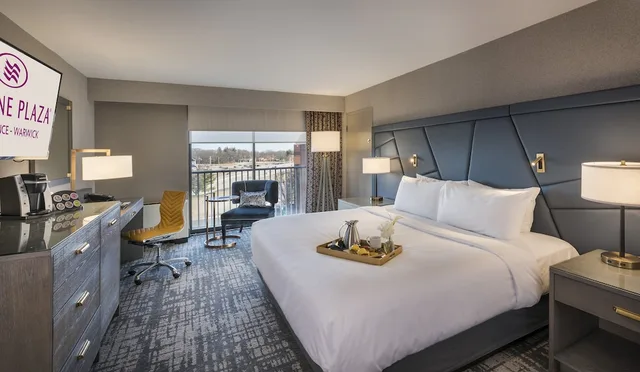 غرفة قياسية بسرير كينج، Crowne Plaza Hotel Providence Warwick 6/10