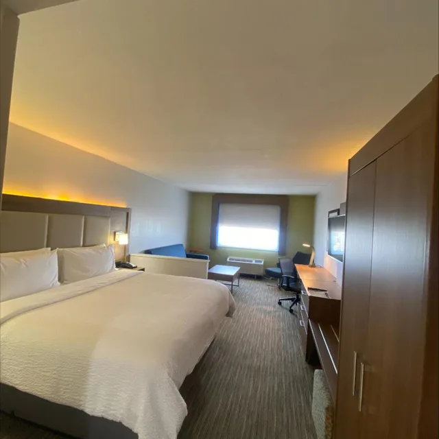 جناح تنفيذي بسرير كينج، Holiday Inn Express Hotel Suites Mesquite 3/9