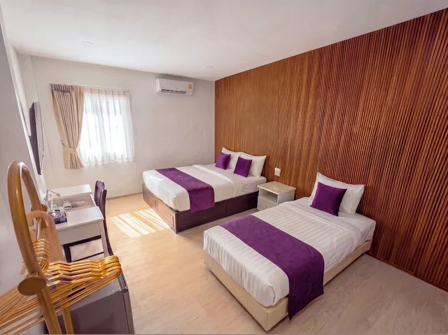 غرفة ديلوكس بثلاثة أسرّة، Sri Krungthep Hotel 3/8